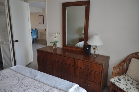 Condo in Hutchinson Island South, Florida, 2 bedrooms  № 2377390 - photo 16