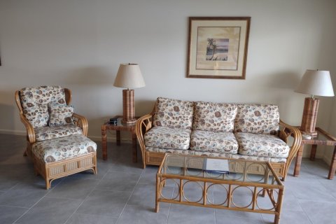 Condo in Hutchinson Island South, Florida, 2 bedrooms  № 2377390 - photo 12