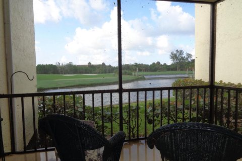 Condo in Hutchinson Island South, Florida, 2 bedrooms  № 2377390 - photo 13