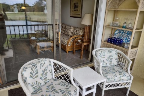 Condo in Hutchinson Island South, Florida, 2 bedrooms  № 2377390 - photo 15
