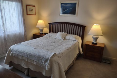 Condo in Hutchinson Island South, Florida, 2 bedrooms  № 2377390 - photo 18