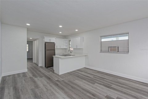 Apartamento en alquiler en Treasure Island, Florida, 1 dormitorio, 54.35 m2 № 1819433 - foto 5