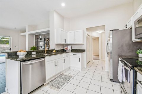 House in Valrico, Florida 3 bedrooms, 171.59 sq.m. № 1904032 - photo 6
