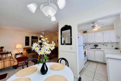 Condo in West Palm Beach, Florida, 2 bedrooms  № 2381655
