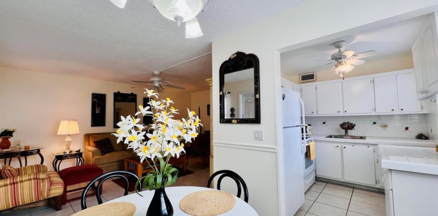 Condo in West Palm Beach, Florida, 2 bedrooms  № 2381655