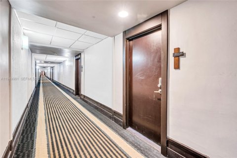 Снять в аренду кондоминиум в Майами-Бич, Флорида 42.83м2, № 2005621 - фото 2