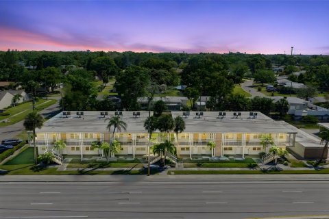 Condo in Madeira Beach, Florida, 1 bedroom № 2213984