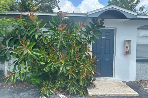 Villa ou maison à louer à Pinellas Park, Floride: 2 chambres, 71.16 m2 № 1849424 - photo 1