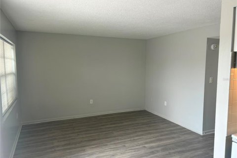 Villa ou maison à louer à Pinellas Park, Floride: 2 chambres, 71.16 m2 № 1849424 - photo 3