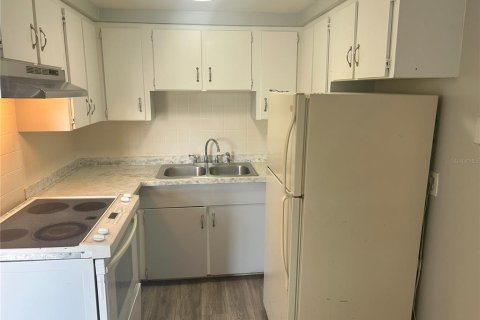 Villa ou maison à louer à Pinellas Park, Floride: 2 chambres, 71.16 m2 № 1849424 - photo 6