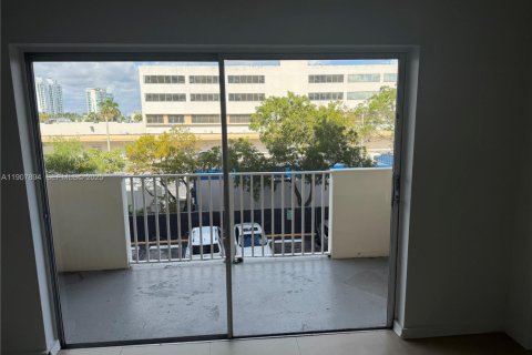 Copropriété à louer à North Bay Village, Floride: 49.33 m2 № 1972702 - photo 12