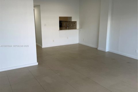 Copropriété à louer à North Bay Village, Floride: 49.33 m2 № 1972702 - photo 8