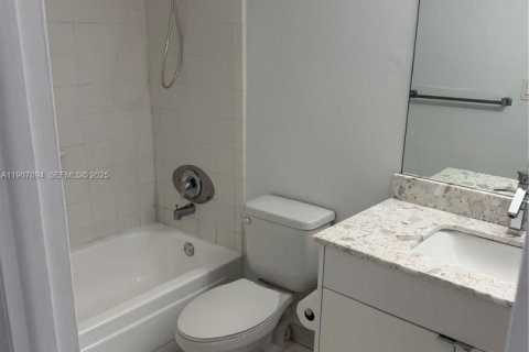 Copropriété à louer à North Bay Village, Floride: 49.33 m2 № 1972702 - photo 3