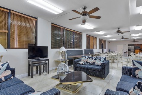Condominio en venta en Hallandale Beach, Florida, 2 dormitorios, 117.52 m2 № 1116607 - foto 1