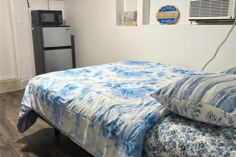 Commercial property in Hollywood, Florida 1 bedroom, 106.56 sq.m. № 1994770 - photo 9