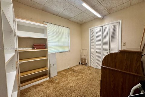 House in North Miami, Florida 3 bedrooms, 153.47 sq.m. № 1881555 - photo 13