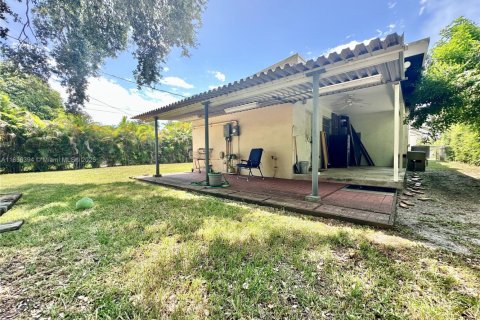 House in North Miami, Florida 3 bedrooms, 153.47 sq.m. № 1881555 - photo 21