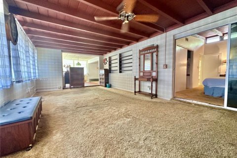 House in North Miami, Florida 3 bedrooms, 153.47 sq.m. № 1881555 - photo 10