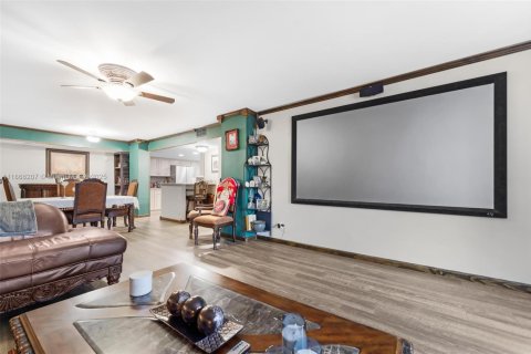 Condominio en venta en Hollywood, Florida, 2 dormitorios, 119.57 m2 № 1958014 - foto 3