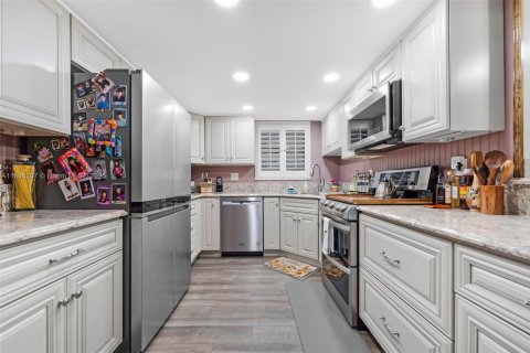 Condominio en venta en Hollywood, Florida, 2 dormitorios, 119.57 m2 № 1958014 - foto 6