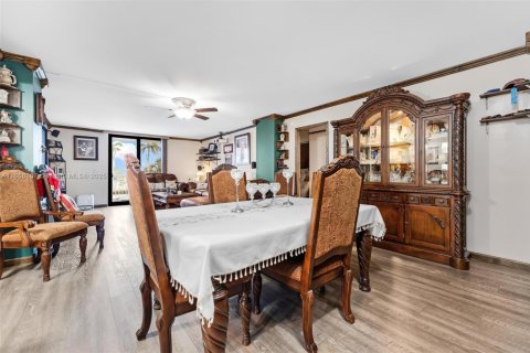 Condominio en venta en Hollywood, Florida, 2 dormitorios, 119.57 m2 № 1958014 - foto 11