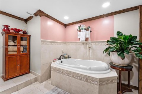 Condominio en venta en Hollywood, Florida, 2 dormitorios, 119.57 m2 № 1958014 - foto 16