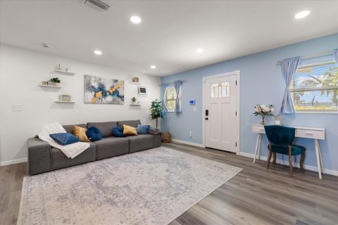 Propiedad comercial en venta en Largo, Florida, 173.73 m2 № 1823220 - foto 7