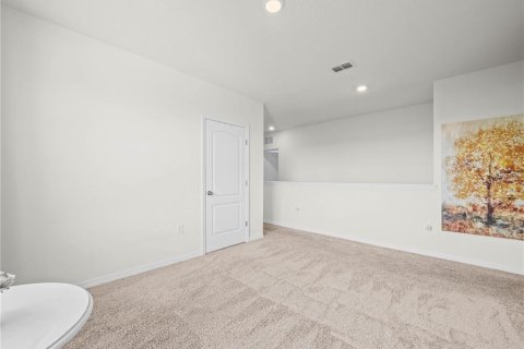 House in Lakeland, Florida 5 bedrooms, 250.46 sq.m. № 1811070 - photo 20
