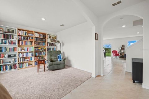 House in Lakeland, Florida 5 bedrooms, 250.46 sq.m. № 1811070 - photo 3