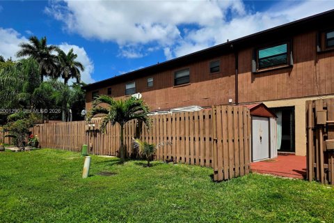 Touwnhouse à vendre à Davie, Floride: 2 chambres, 110.37 m2 № 2091110 - photo 13