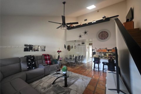 Touwnhouse à vendre à Davie, Floride: 2 chambres, 110.37 m2 № 2091110 - photo 2
