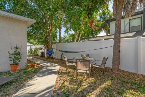 House in Saint Petersburg, Florida 3 bedrooms, 111.48 sq.m. № 1654283 - photo 25