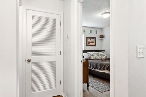 House in Saint Petersburg, Florida 3 bedrooms, 111.48 sq.m. № 1654283 - photo 17
