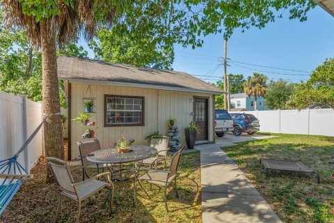 House in Saint Petersburg, Florida 3 bedrooms, 111.48 sq.m. № 1654283 - photo 24