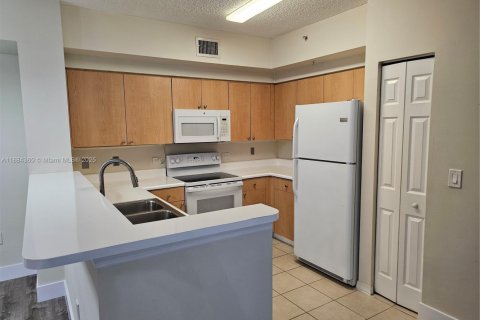 Снять в аренду кондоминиум в Мирамар, Флорида 2 спальни, 106.84м2, № 1948626 - фото 9