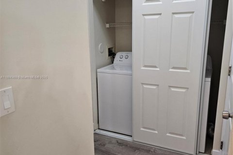 Снять в аренду кондоминиум в Мирамар, Флорида 2 спальни, 106.84м2, № 1948626 - фото 10