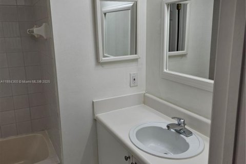 Снять в аренду кондоминиум в Мирамар, Флорида 2 спальни, 106.84м2, № 1948626 - фото 12