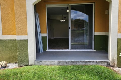 Снять в аренду кондоминиум в Мирамар, Флорида 2 спальни, 106.84м2, № 1948626 - фото 4