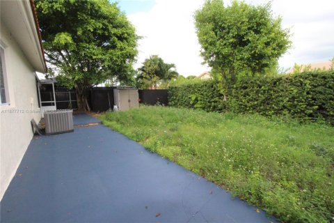 Condo in Hialeah, Florida, 3 bedrooms  № 1922708 - photo 18