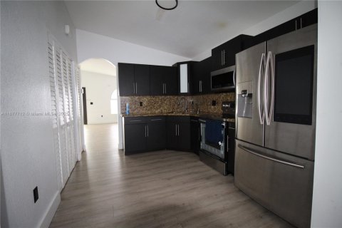 Condo in Hialeah, Florida, 3 bedrooms  № 1922708 - photo 7