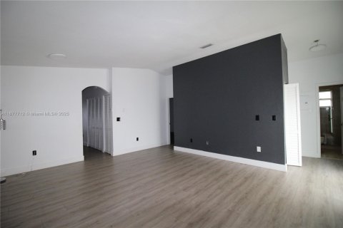 Condo in Hialeah, Florida, 3 bedrooms  № 1922708 - photo 4