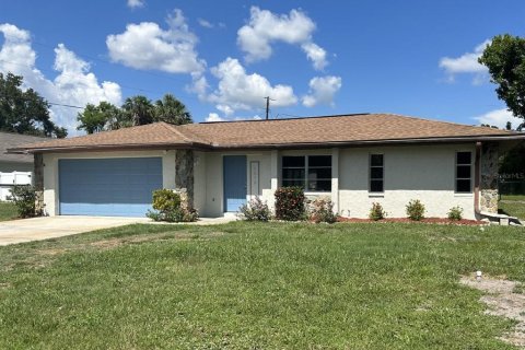 Casa en venta en Port Charlotte, Florida, 3 dormitorios, 124.86 m2 № 1917070 - foto 1