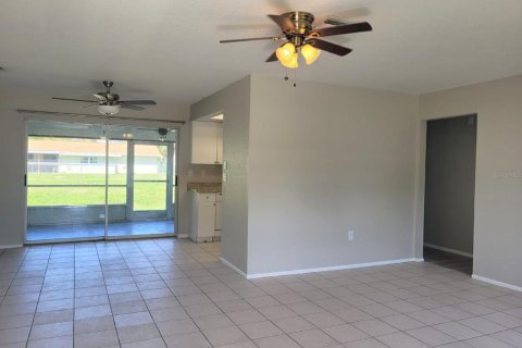 Casa en venta en Port Charlotte, Florida, 3 dormitorios, 124.86 m2 № 1917070 - foto 3