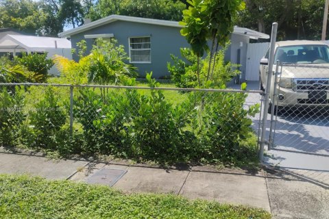 Casa en venta en Fort Lauderdale, Florida, 3 dormitorios, 84.73 m2 № 2169730 - foto 7