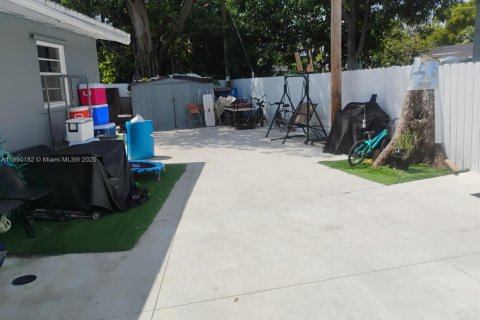 Casa en venta en Fort Lauderdale, Florida, 3 dormitorios, 84.73 m2 № 2169730 - foto 3