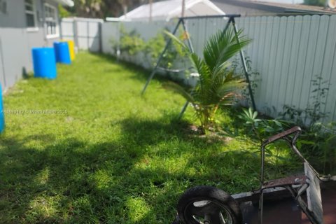 Casa en venta en Fort Lauderdale, Florida, 3 dormitorios, 84.73 m2 № 2169730 - foto 4