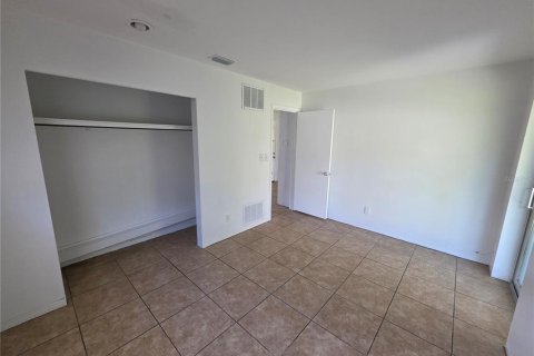 House in Saint Petersburg, Florida 2 bedrooms, 85.93 sq.m. № 2376871 - photo 8