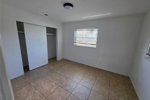 House in Saint Petersburg, Florida 2 bedrooms, 85.93 sq.m. № 2376871 - photo 9