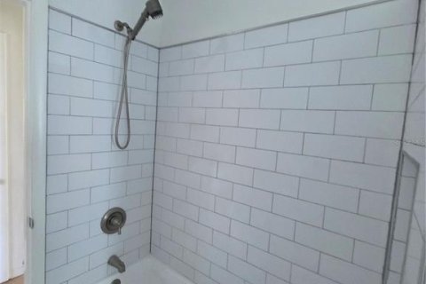 House in Saint Petersburg, Florida 2 bedrooms, 85.93 sq.m. № 2376871 - photo 10
