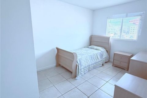 Condominio en venta en Orlando, Florida, 4 dormitorios, 76.18 m2 № 2207694 - foto 10